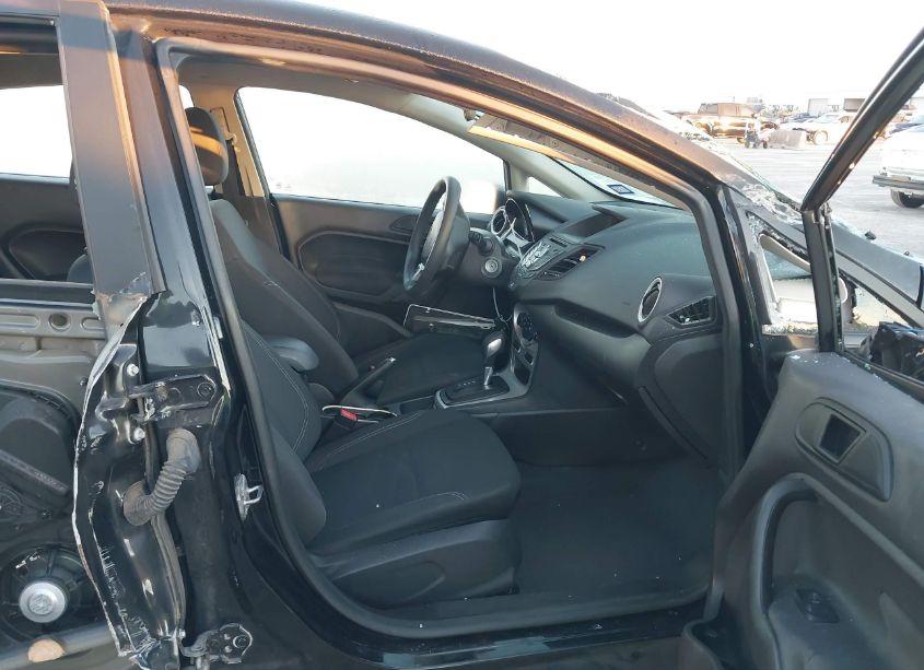 Photo 5 of 2019 Ford Fiesta SE (VIN 3FADP4EJ5KM155624)