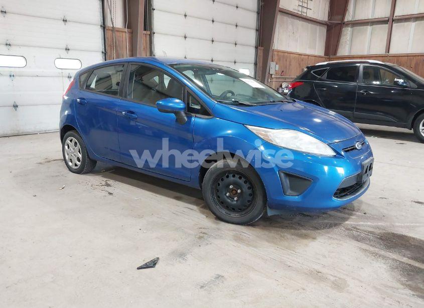 2011 Ford Fiesta SE (VIN 3FADP4EJ6BM144020) main photo