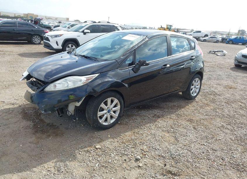 Photo 2 of 2013 Ford Fiesta SE (VIN 3FADP4EJ6DM153738)