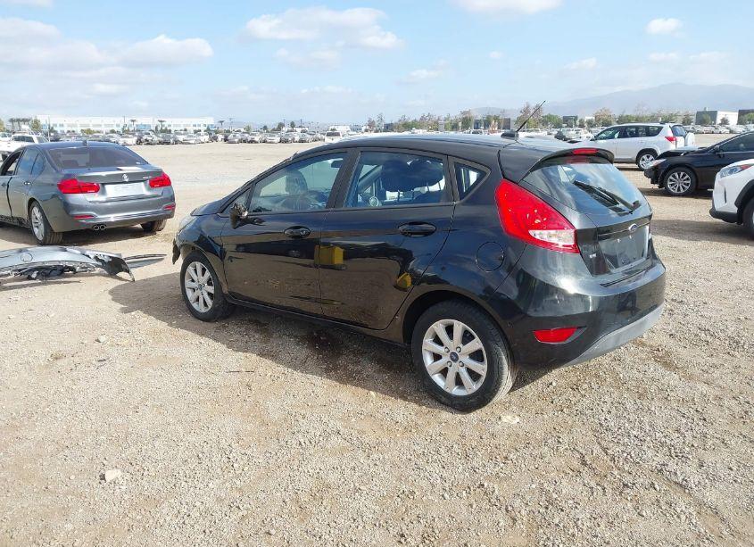 Photo 3 of 2013 Ford Fiesta SE (VIN 3FADP4EJ6DM153738)