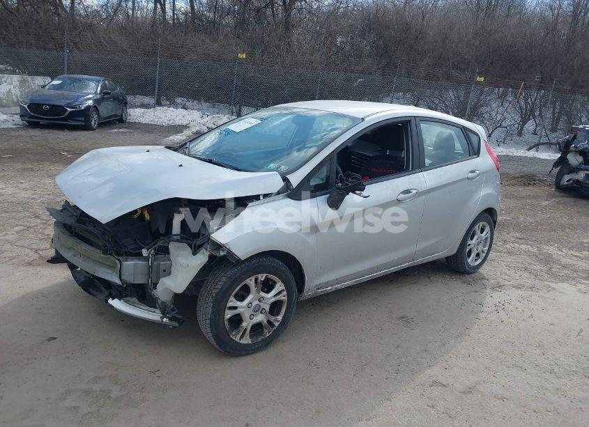 Photo 2 of 2015 Ford Fiesta SE (VIN 3FADP4EJ6FM214024)