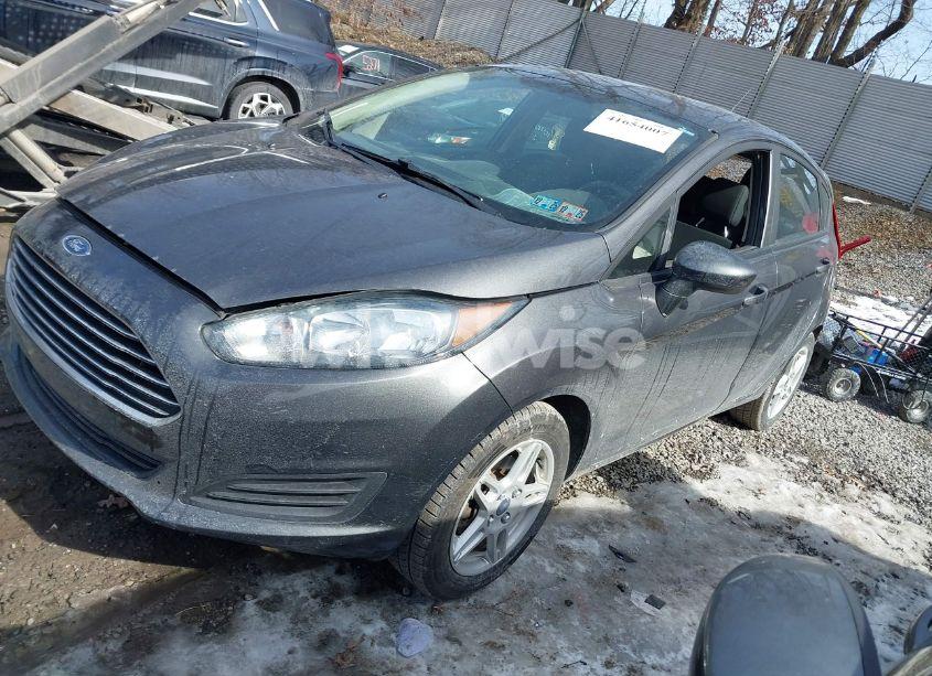 Photo 2 of 2018 Ford Fiesta SE (VIN 3FADP4EJ6JM121982)