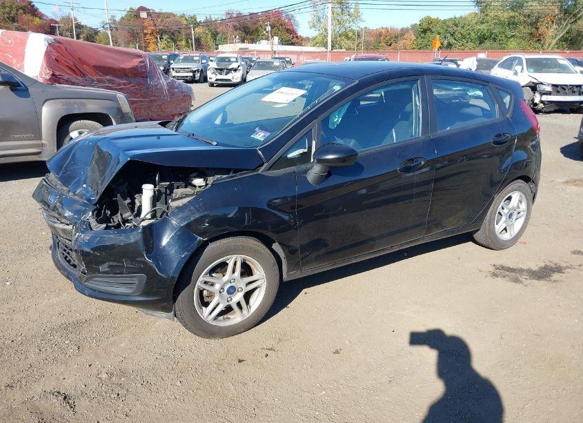 Photo 2 of 2019 Ford Fiesta SE (VIN 3FADP4EJ6KM113852)