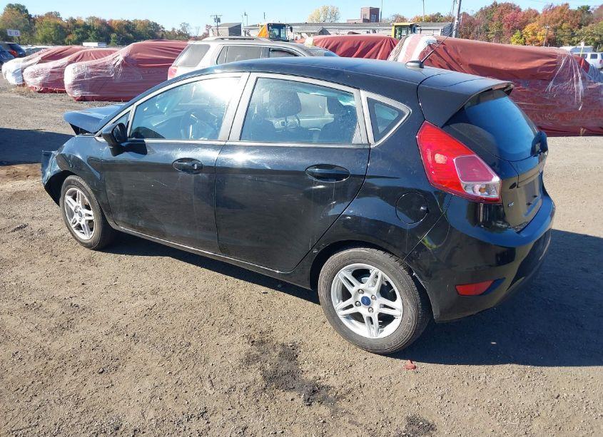 Photo 3 of 2019 Ford Fiesta SE (VIN 3FADP4EJ6KM113852)