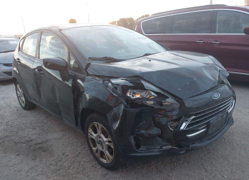 2014 Ford Fiesta SE (VIN 3FADP4EJ7EM220123) main photo