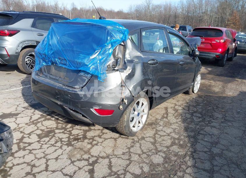 Photo 4 of 2015 Ford Fiesta SE (VIN 3FADP4EJ7FM120475)