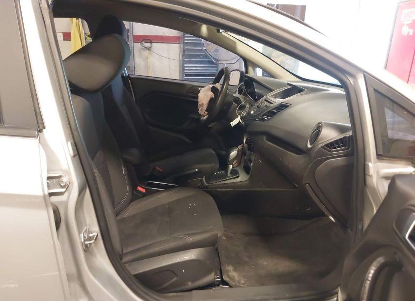 Photo 5 of 2015 Ford Fiesta SE (VIN 3FADP4EJ7FM141648)