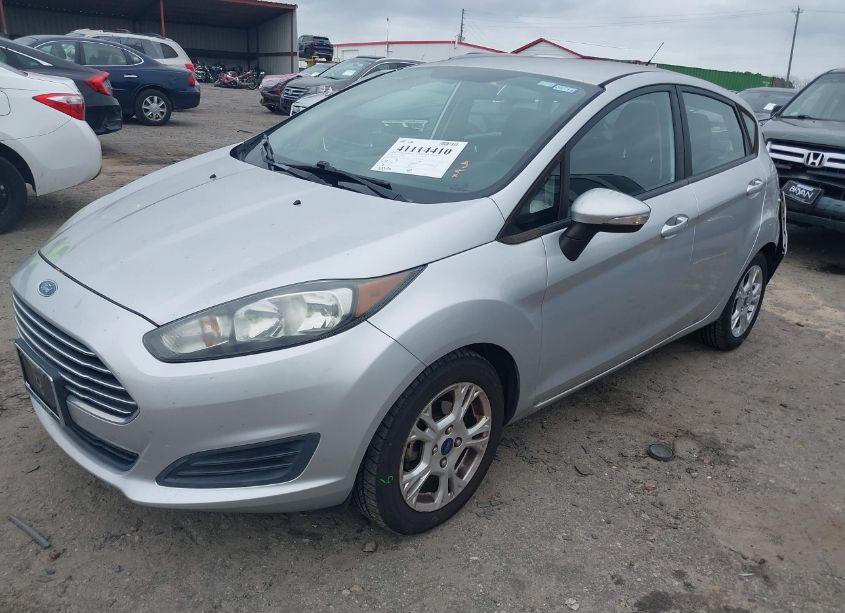 Photo 2 of 2015 Ford Fiesta SE (VIN 3FADP4EJ7FM172818)