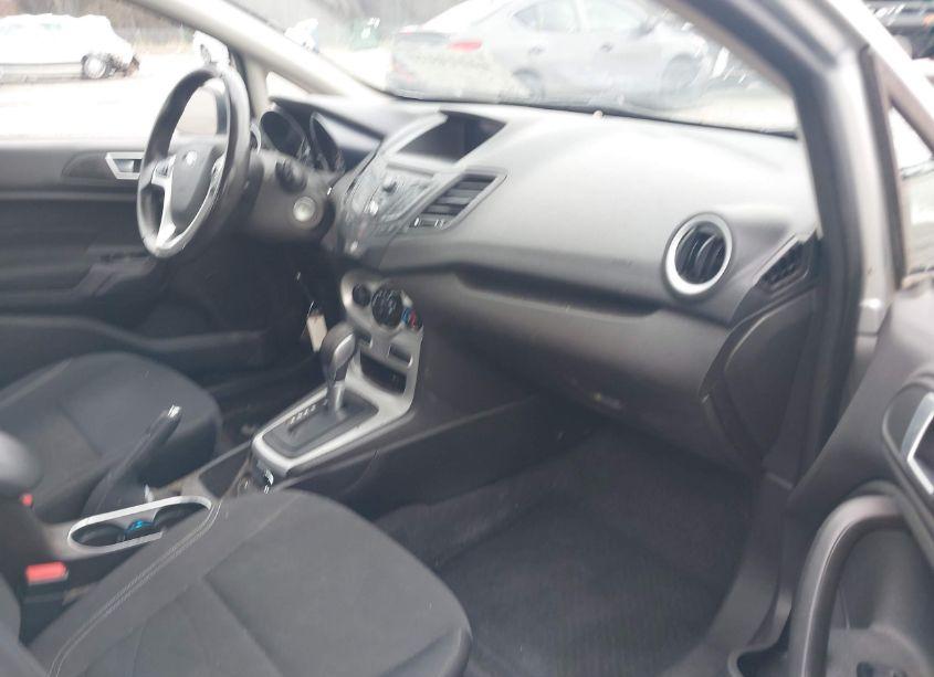 Photo 5 of 2015 Ford Fiesta SE (VIN 3FADP4EJ7FM172818)