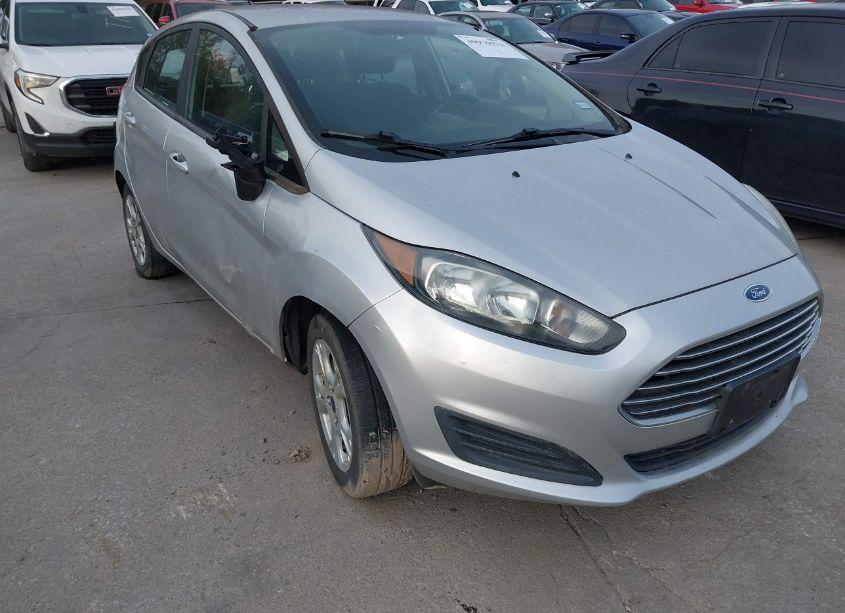 2016 Ford Fiesta SE (VIN 3FADP4EJ7GM138878) main photo