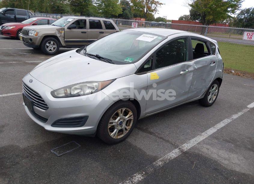 Photo 2 of 2016 Ford Fiesta SE (VIN 3FADP4EJ7GM165644)