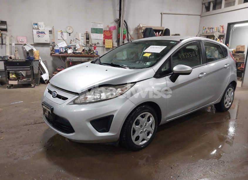 Photo 2 of 2011 Ford Fiesta SE (VIN 3FADP4EJ8BM138140)