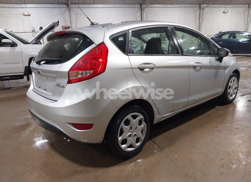 Photo 4 of 2011 Ford Fiesta SE (VIN 3FADP4EJ8BM138140)