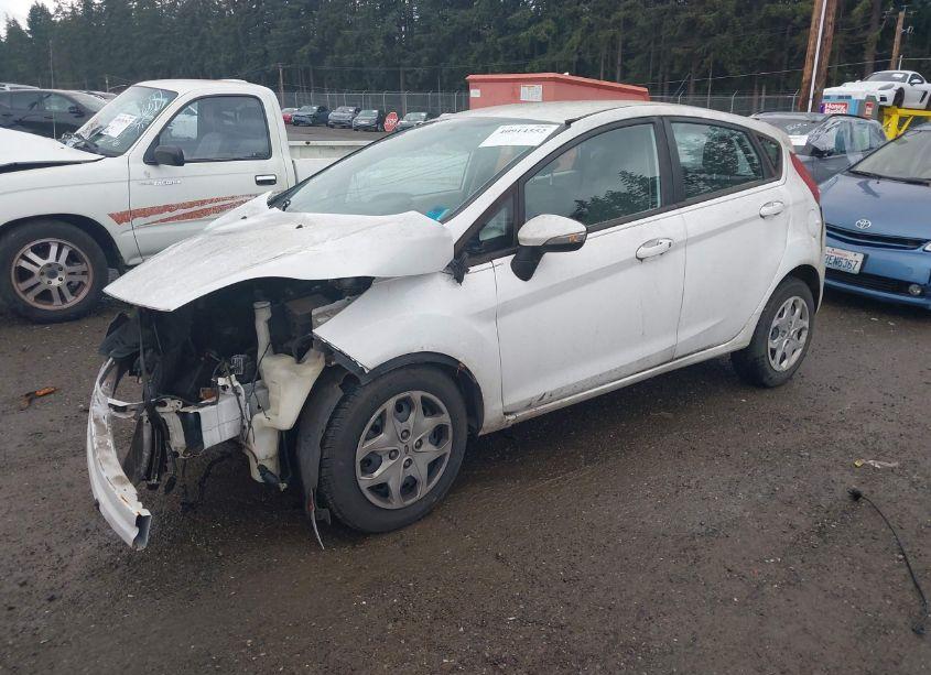 Photo 2 of 2013 Ford Fiesta SE (VIN 3FADP4EJ8DM183775)