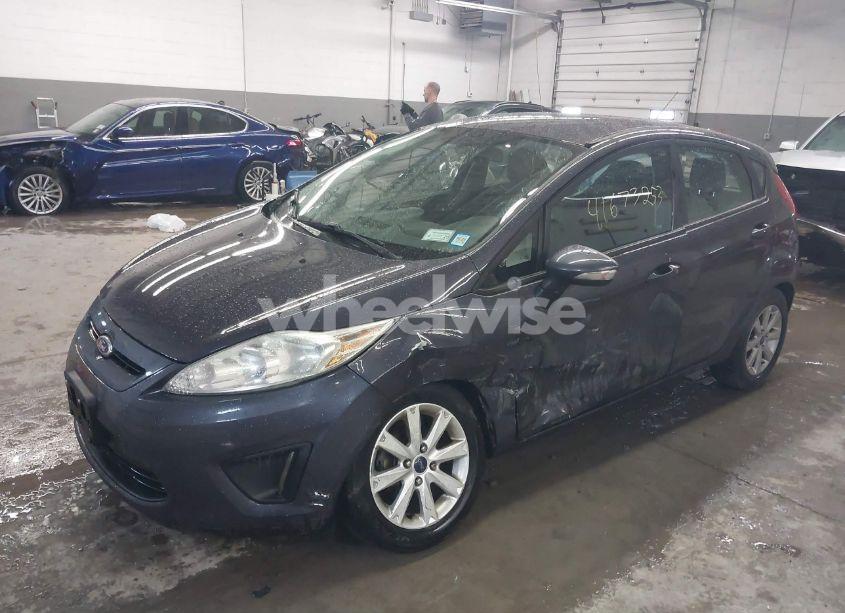 Photo 2 of 2013 Ford Fiesta SE (VIN 3FADP4EJ8DM203765)