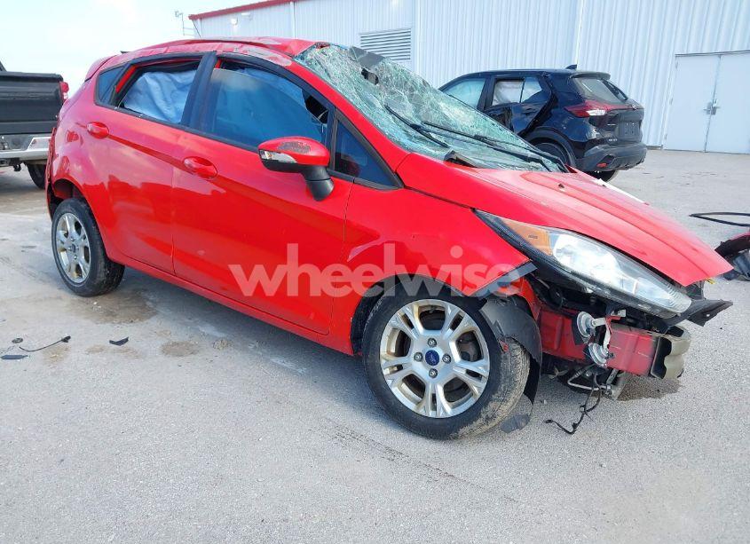 2014 Ford Fiesta SE (VIN 3FADP4EJ8EM103540) main photo
