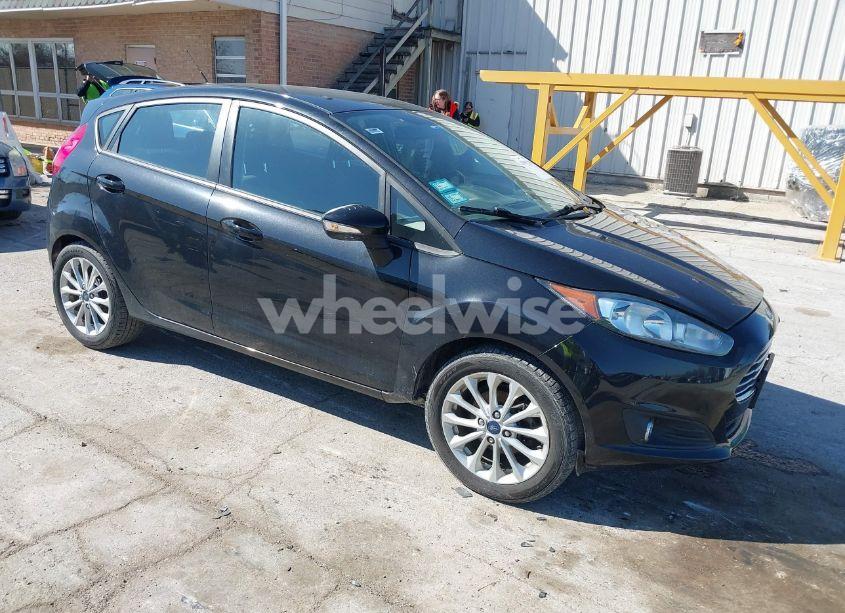 2014 Ford Fiesta SE (VIN 3FADP4EJ8EM110438) main photo