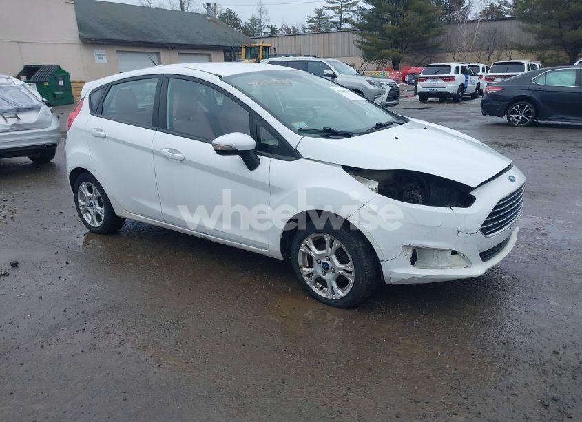 2014 Ford Fiesta SE (VIN 3FADP4EJ8EM165908) main photo