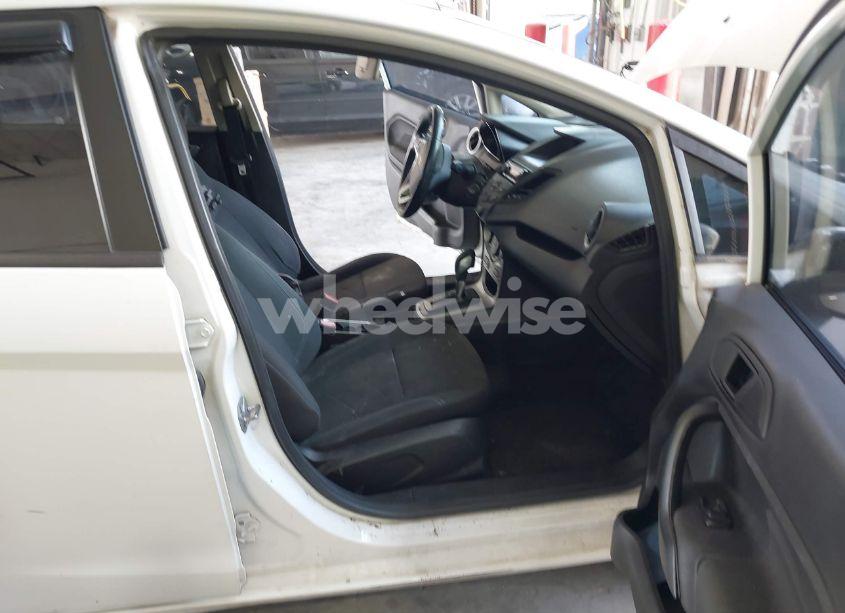 Photo 5 of 2015 Ford Fiesta SE (VIN 3FADP4EJ8FM108089)