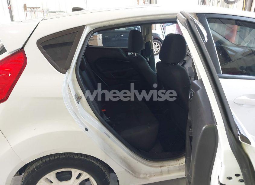 Photo 8 of 2015 Ford Fiesta SE (VIN 3FADP4EJ8FM108089)