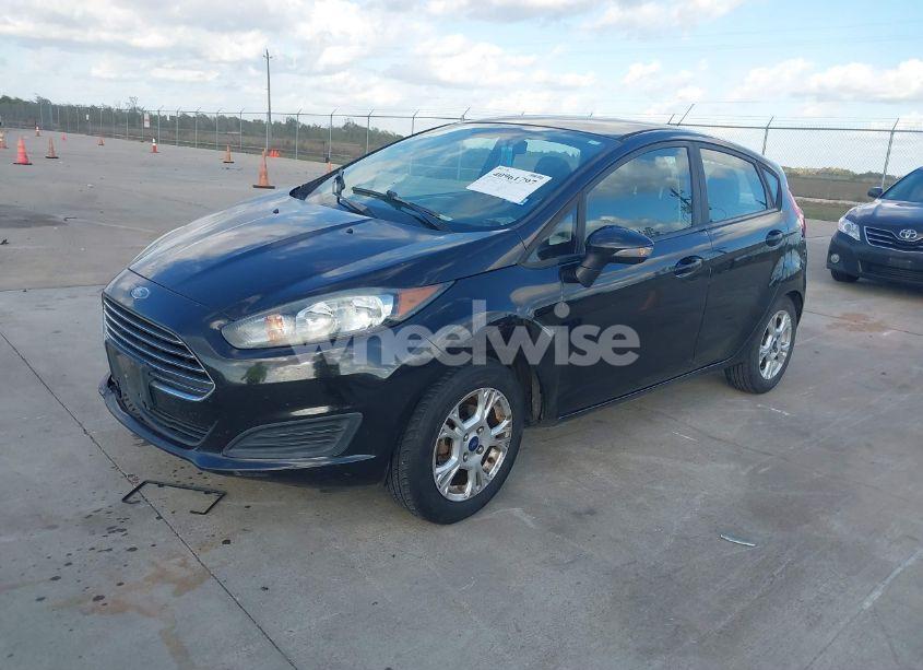 Photo 2 of 2015 Ford Fiesta SE (VIN 3FADP4EJ8FM123403)