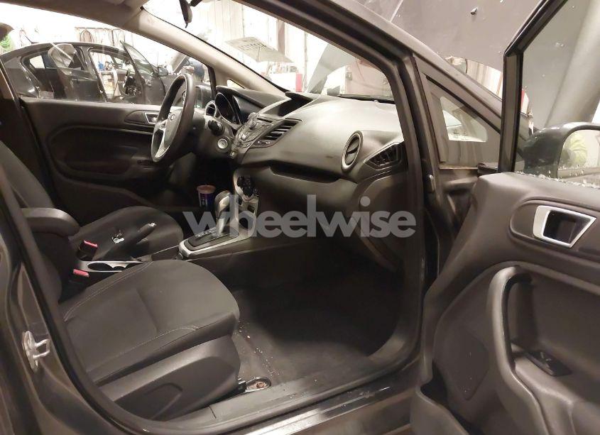 Photo 5 of 2015 Ford Fiesta SE (VIN 3FADP4EJ8FM138306)