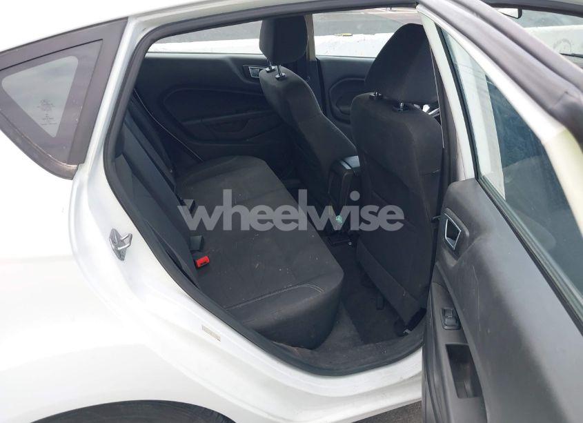 Photo 8 of 2015 Ford Fiesta SE (VIN 3FADP4EJ8FM141965)