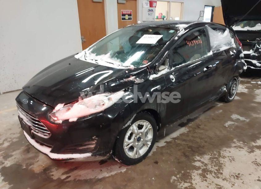 Photo 2 of 2015 Ford Fiesta SE (VIN 3FADP4EJ8FM208175)