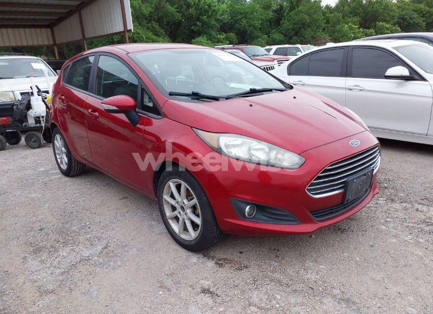 2016 Ford Fiesta SE (VIN 3FADP4EJ8GM175311) main photo