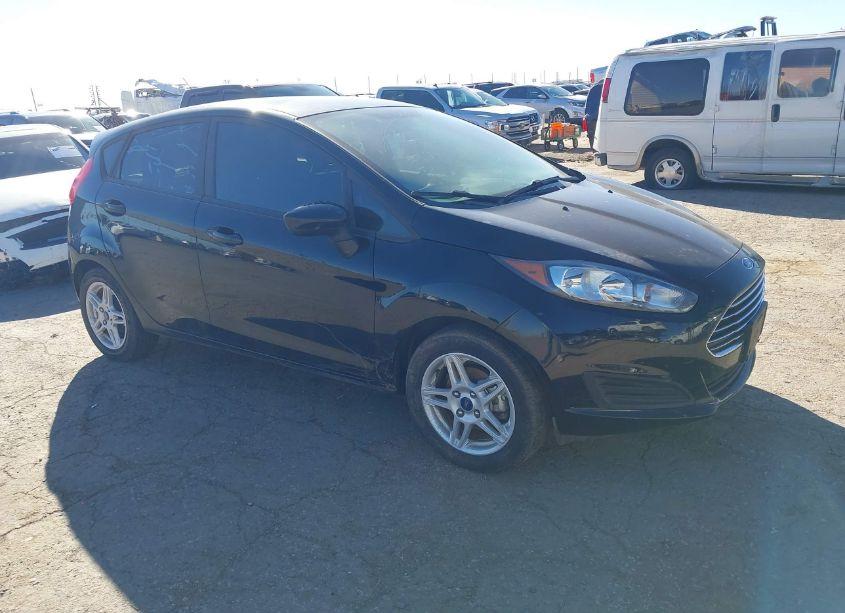 2017 Ford Fiesta SE (VIN 3FADP4EJ8HM161989) main photo