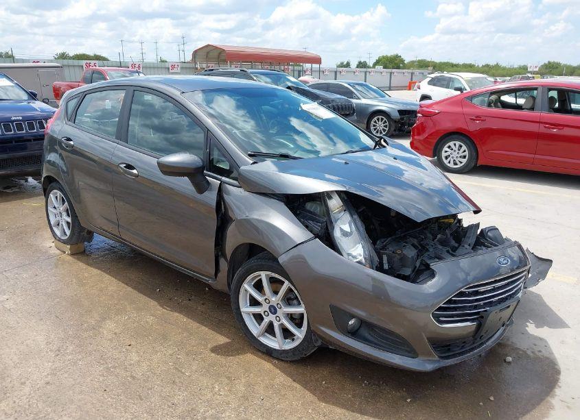 2019 Ford Fiesta SE (VIN 3FADP4EJ8KM105509) main photo
