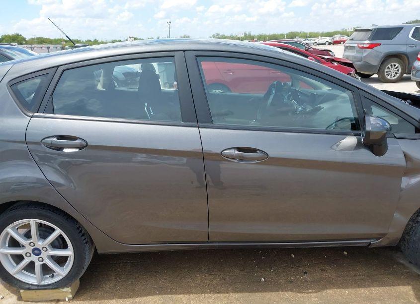 Photo 14 of 2019 Ford Fiesta SE (VIN 3FADP4EJ8KM105509)