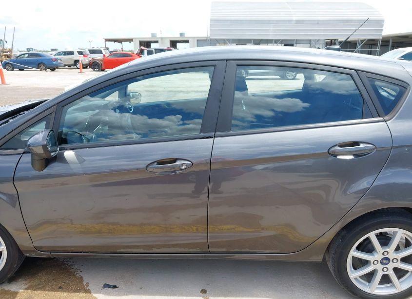 Photo 15 of 2019 Ford Fiesta SE (VIN 3FADP4EJ8KM105509)