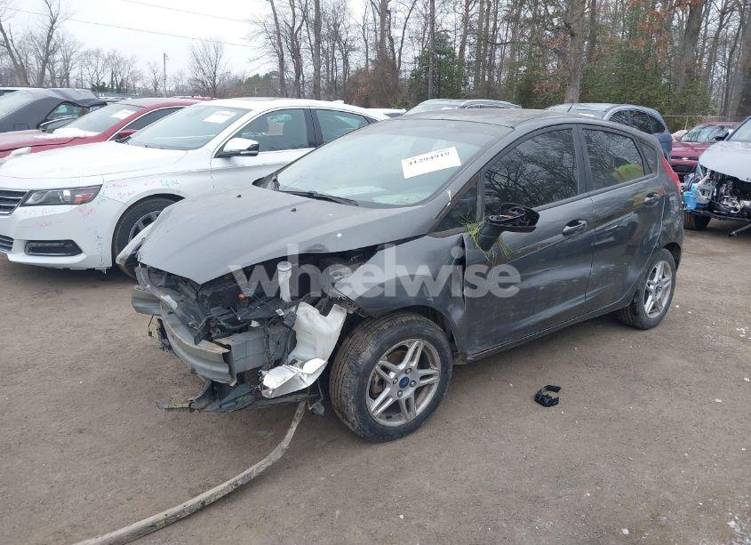 Photo 2 of 2019 Ford Fiesta SE (VIN 3FADP4EJ8KM154452)
