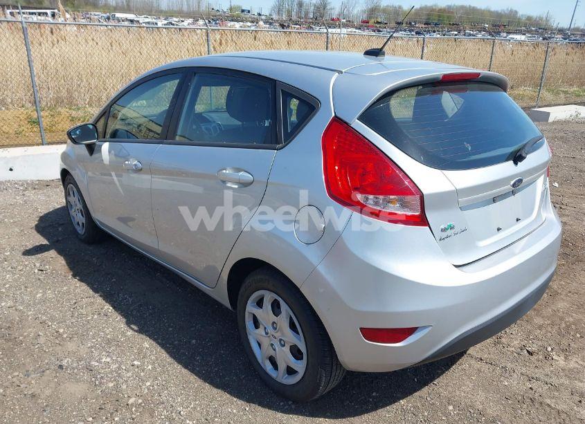 Photo 3 of 2013 Ford Fiesta SE (VIN 3FADP4EJ9DM157685)