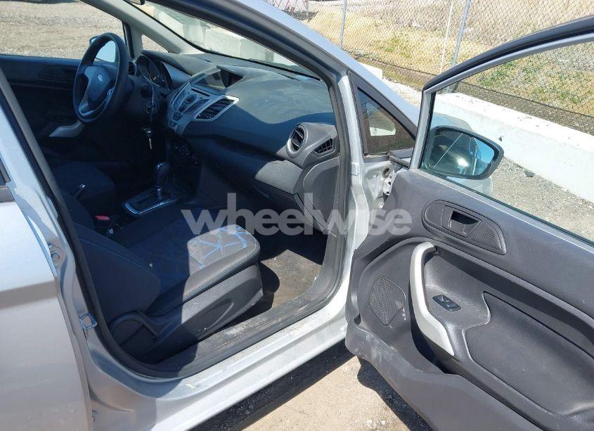 Photo 5 of 2013 Ford Fiesta SE (VIN 3FADP4EJ9DM157685)