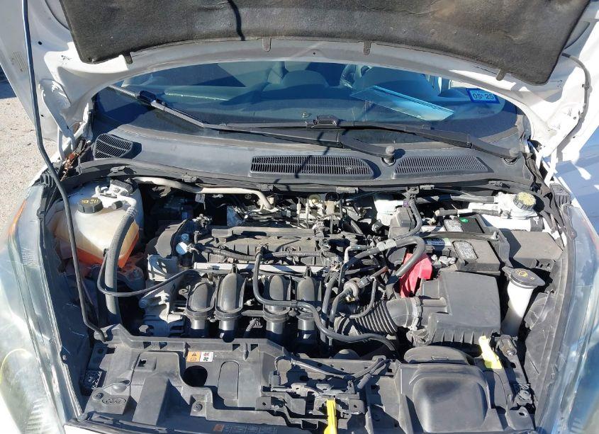 Photo 10 of 2015 Ford Fiesta SE (VIN 3FADP4EJ9FM172710)