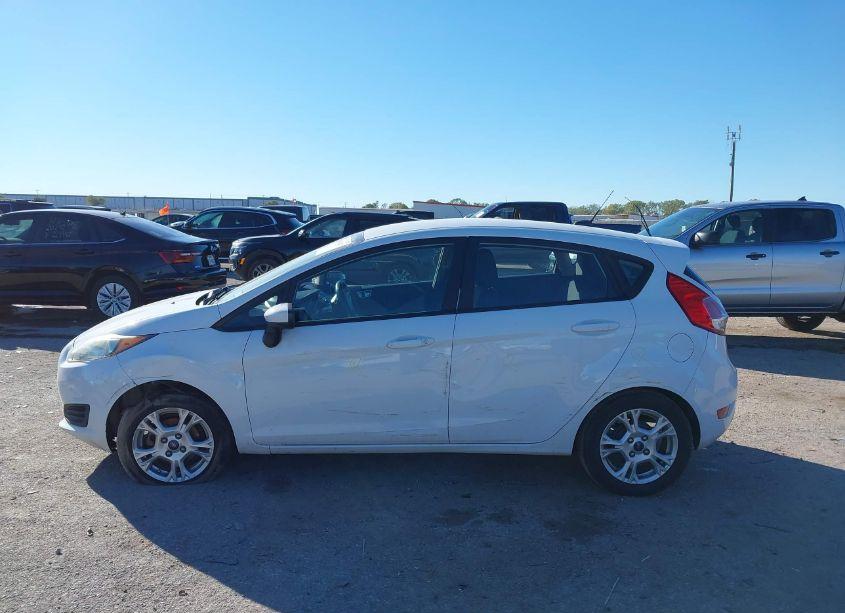 Photo 14 of 2015 Ford Fiesta SE (VIN 3FADP4EJ9FM172710)