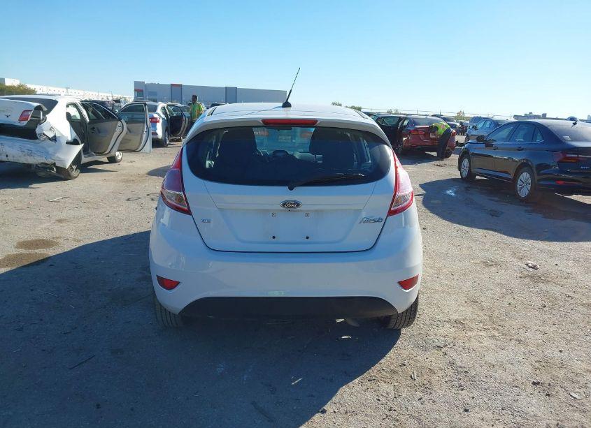 Photo 16 of 2015 Ford Fiesta SE (VIN 3FADP4EJ9FM172710)