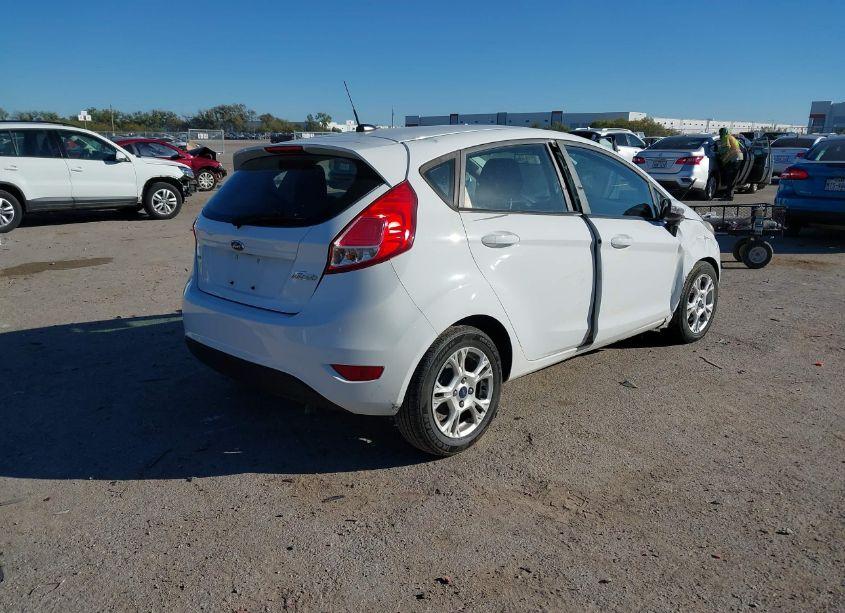 Photo 4 of 2015 Ford Fiesta SE (VIN 3FADP4EJ9FM172710)