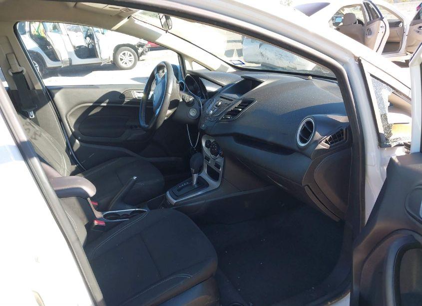 Photo 5 of 2015 Ford Fiesta SE (VIN 3FADP4EJ9FM172710)