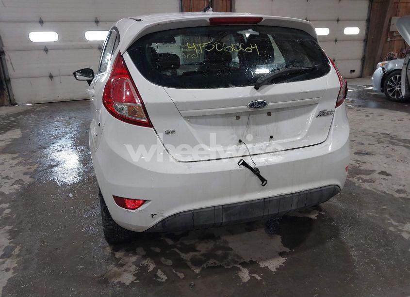 Photo 13 of 2015 Ford Fiesta SE (VIN 3FADP4EJ9FM208055)
