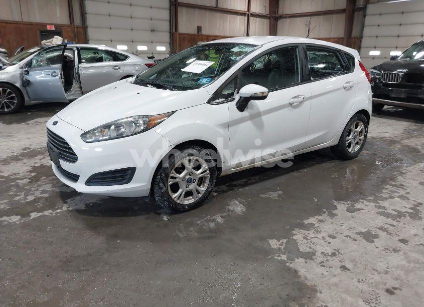 Photo 2 of 2015 Ford Fiesta SE (VIN 3FADP4EJ9FM208055)