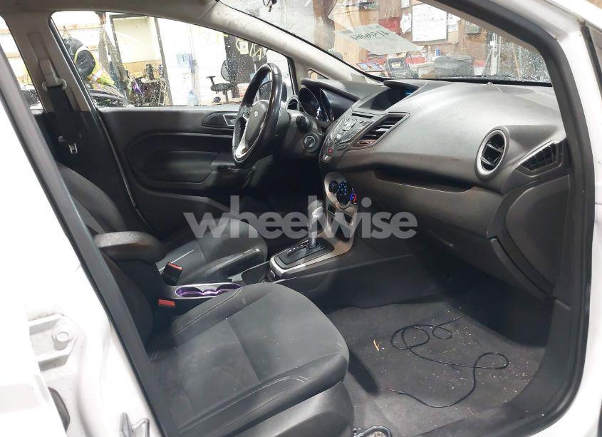 Photo 5 of 2015 Ford Fiesta SE (VIN 3FADP4EJ9FM208055)