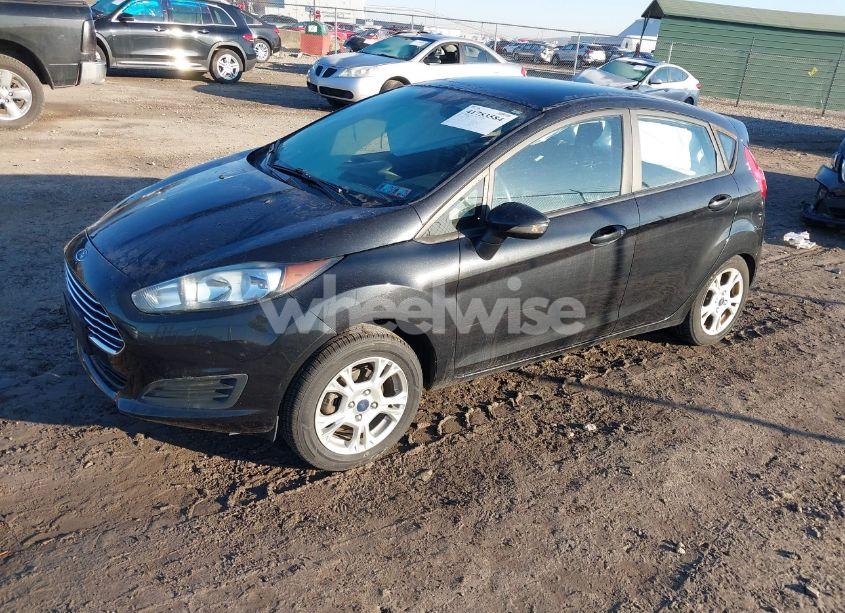 Photo 2 of 2015 Ford Fiesta SE (VIN 3FADP4EJ9FM208539)