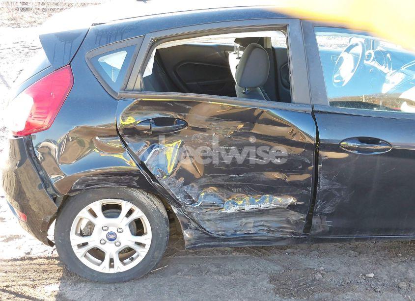 Photo 6 of 2015 Ford Fiesta SE (VIN 3FADP4EJ9FM208539)