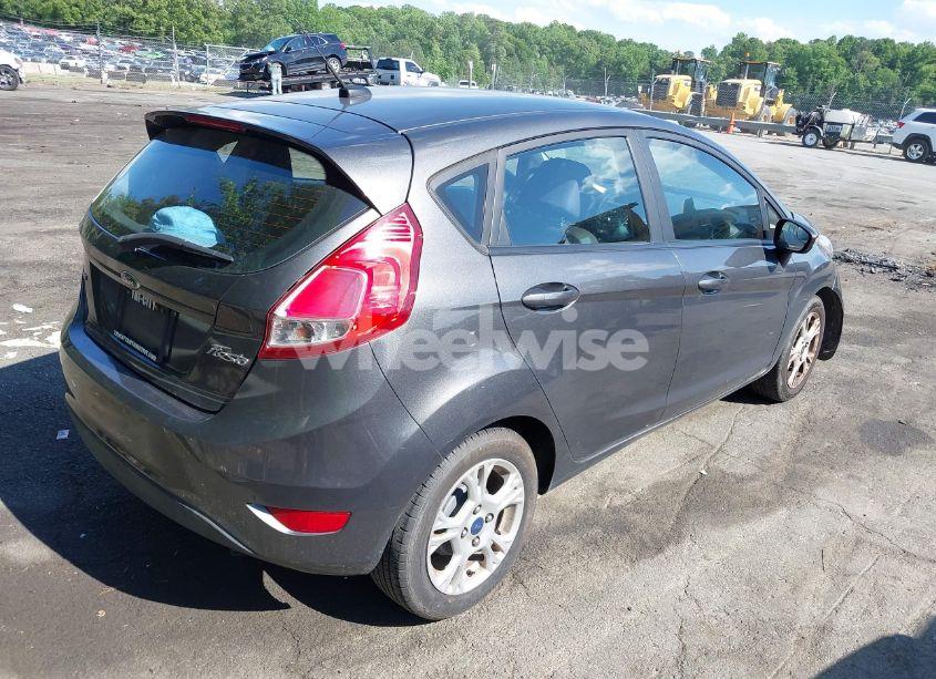 Photo 4 of 2015 Ford Fiesta SE (VIN 3FADP4EJ9FM217130)