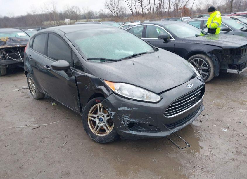 2019 Ford Fiesta SE (VIN 3FADP4EJ9KM102229) main photo