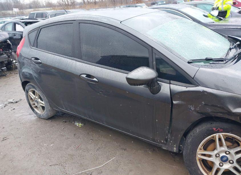 Photo 13 of 2019 Ford Fiesta SE (VIN 3FADP4EJ9KM102229)