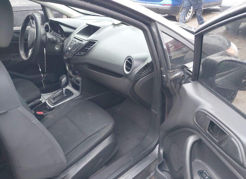 Photo 5 of 2019 Ford Fiesta SE (VIN 3FADP4EJ9KM102229)